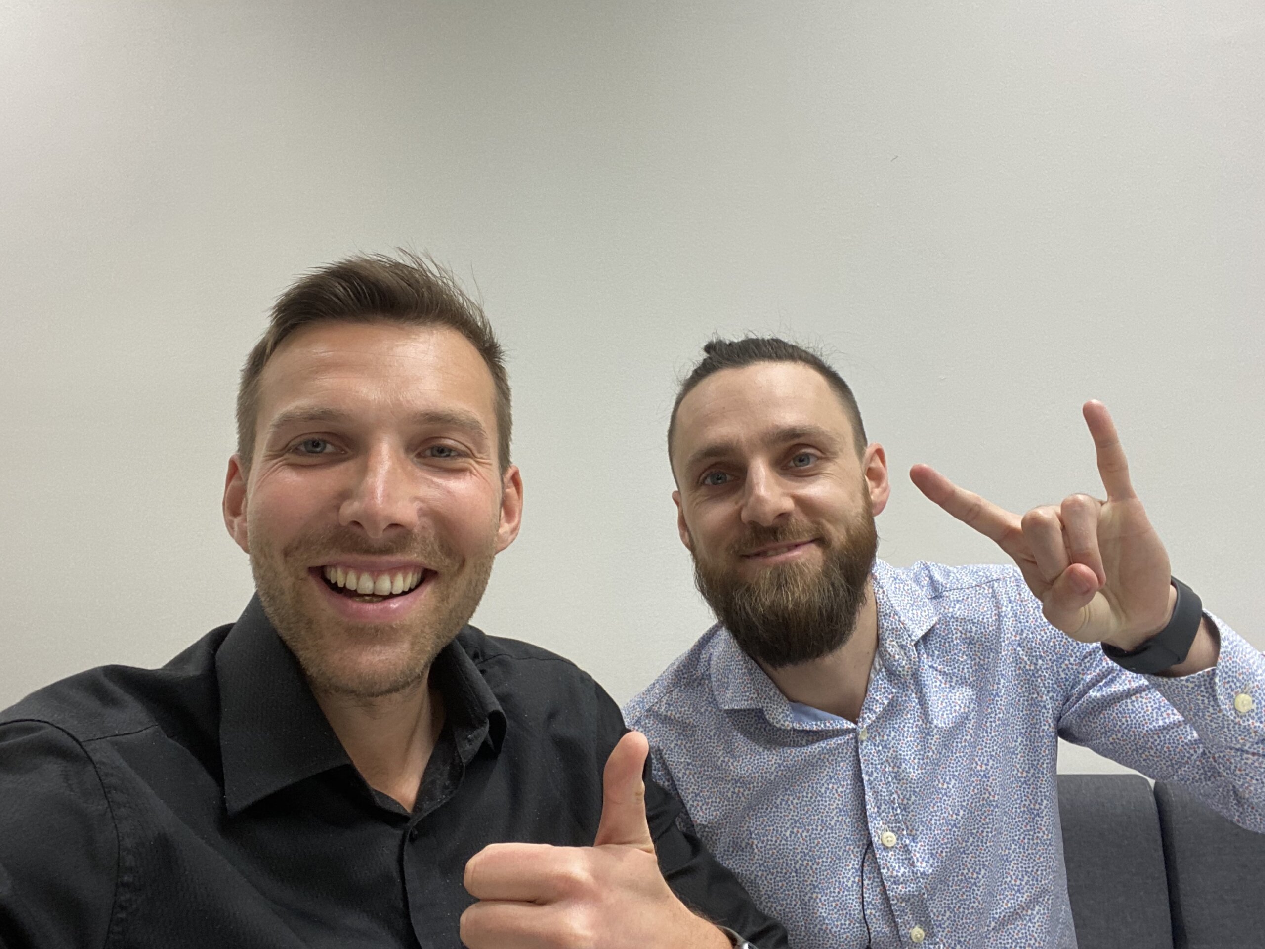 Karel Dytrych a Pavel Šíma z Roivenue při natáčení podcastu o vyhodnocování marketingových aktivit a držení půstu