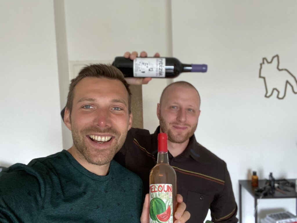 Karel Dytrych a Petr Čerňanský při natáčení podcastu o Rybízáku a prodeji vína