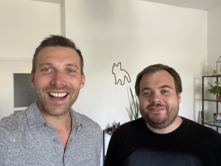 Karel Dytrych a Petr Boroš při natáčení podcastu, ve kterém se doslechnete o vratkové službě Retino a online zahradnictví Higarden